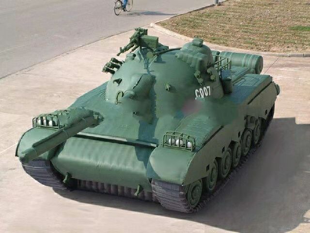 新华充气坦克战车